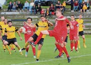 Der FC Tobel-Affeltrangen (gelb) darf auf eine gelungene Saison zurückblicken, auch wenn das letzte Spiel gegen Tägerwilen mit 2:6 verlorenging. (Bild: Mario Gaccioli)