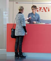 Offene Stellen müssen bei überdurschnittlicher Arbeitslosigkeit dem RAV gemeldet werden. (Bild: Keystone)