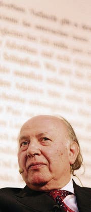 Imre Kertész bei einer Veranstaltung an der Buch Basel 2007. (Bild: ky/Georgios Kefalas)