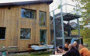 Das Pfadiheim Rorschacherberg erscheint in neuem Glanz. (Bild: Nadine Meier)
