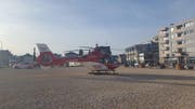 Ein Helikopter flog den schwer verletzten Rollstuhlfahrer ins Spital - dort verstarb er. (Bild: Leserbild/Silvan Mumenthaler)