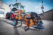 In der Swiss Future Farm wird getestet, wie effizient sich dieses Hackgerät computergesteuert einsetzen lässt. (Bilder: Reto Martin)