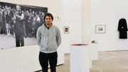 Breitet eine Geschichte im Kunstraum Kreuzlingen aus: Patrick Kull (r.) neben Max Daetwyler. (Bild: Brigitte Elsner-Heller)