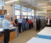 Anlässlich des Industrie- und Gewerbeapéros besuchten gut 80 Gewerbler aus der Gemeinde Eschlikon die Firma Salto Systems AG. (Bild: Christoph Heer)