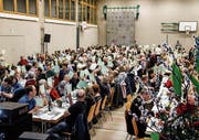 Grünes Ja-Meer für die Fusion bei Raiffeisen Dussnang-Fischingen.