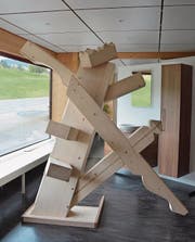 Die maschinell gefertigte Holzskulptur «Wilder Zimmermann» wird Lehrmodell. (Bild: Andy Lehmann)