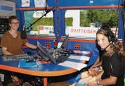 Das Wort haben Dreierteams der dritten bis sechsten Klasse mit ihren selbstgeschriebenen Texten. (Bild: Henrik Jochum)
