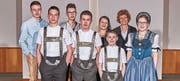 Konfirmation in Trachten (Bild: Toni Küng)