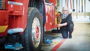 Die Geschäftsführerin der Tony Brändle AG, Claudia Brändle, ist stets in Begleitung ihrer Hündin Jana. (Bild: Andrea Stalder)