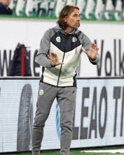 Martin Schmidt während seines Débuts als Wolfsburg-Trainer. (Bild: KEY)