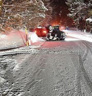 Glimpflich ausgegangen: Selbstunfall auf glatter Strasse in Maienfeld. (Bild: Kantonspolizei Graubünden)