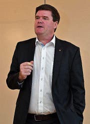 Nationalrat Hansjörg Brunner referiert vor den FDP-Ortsparteimitgliedern im ABA. (Bild: Manuel Nagel)