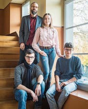 Marco Di Giuseppe, Daniel Hurtado, Elena Hutterli und Raphael Uhl waren in Brüssel. (Bild: Thi My Lien Nguyen)