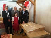 Mitte März wurden das Modell für eine Heidi-Erlebniswelt vorgestellt. Auch Heidi war an der Medienorientierung in Flumserberg zu Gast. (Bild: Janique Weder)