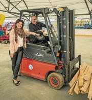 Renate Giger übergibt die Gewa-Leitung an Thomas Gut. (Bild: Reto Martin)