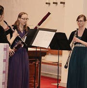 Sie musizierten gemeinsam: Elena Gonzales, Magdalena Peter und Marietta Bosshart (v. l.). (Bild: Christof Lampart)
