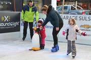 Spass auf dem Eis für Jung und Alt. (Bild: Katharina Rutz)