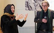 Kübra Gümüsay im Gespräch mit Pfarrer Andreas Ennulat, dem Initianten der musikalisch-sprachlichen Reflexion. (Bild: SRI)