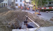 Die Arbeiten zur Behebung der Schäden an den Leitungen laufen. (Bild: Leserreporter)