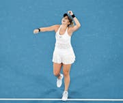 Matchball verwertet: Belinda Bencic jubelt in Australien. (Bild: Joe Castro/EPA)