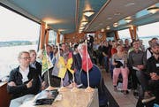 Unterwegs in der Strohballenarena; Stroh war keines dabei. (Bild: Trudi Krieg)