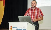 Gemeindepräsident Rolf Bosshard hatte argumentativ mitunter einen schweren Stand. (Bild: Christof Lampart)