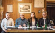 «Etwas Einfacheres täte es auch», sagen die Gegner des PH-Erweiterungsbaus im Weinfelder «zur Rebe». Christian Mader (EDU), Andrea Vonlanthen (SVP), Aline Indergand (SVP) und Alex Frei (CVP). (Bild: Thi My Lien Nguyen)