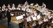 Die Musikgesellschaft Hugelshofen beim Spiel. (Bild: Erwin Schönenberger)