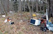 Der Wald ist keine Abfallmulde (Bild: Christoph Heer)