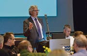 Thomas Würth bei seinem Kurzreferat zum Thema «Zentrumsentwicklung Goldach – ein Gesamtkonzept!» (Bild: Fritz Heinze)