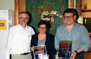 Von links: Ernst Zellweger, Daniela Dalle Case, Marco Dalle Case (beide neue Ehrenmitglieder. (Bild: PD)