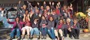 Gut gelaunte Seveler Landfrauen versammlen sich für das Gruppenbild. (Bild: PD)