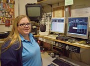 Radio-S-Präsidentin Nina Gräub im alten Studio im Stockwerk P des Kantonsspitals. (Bild: Christian Ruh)