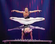 «Black & White Fantasy» mit den Ausnahme-Artisten der China National Acrobatic Troupe. (Bild: Thierry Bissat)