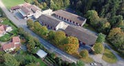 Das Zeughaus mit seinem 13 000 Quadratmeter grossen Areal liegt in der Gewerbezone zwischen Oberwangen und Fischingen. (Bild: Olaf Kühne)