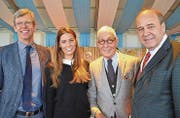 Stadtpräsident Anders Stokholm, SRF-Moderatorin Annina Campell, Turf-Club-Präsident Heinz Belz und Rennvereinspräsident Christoph Müller. (Bilder: Margrith Pfister-Kübler)