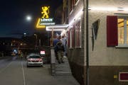 Rechtsrock trotz Einreisesperre: Hinter dem "Löwen" wurde braunes Liedgut vorgetragen. (Bild: BENJAMIN MANSER (KEYSTONE))