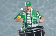 Das war einmal: Pauken-Didi gibt Vollgas für Grünweiss auf seinem Instrument. (Bild: Vision Studios/zVg)