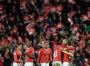 Jubeln wie nach der WM-Qualifikation gegen Nordirland: Das ist das Ziel der Schweizer Fussballer, wenn es an die Weltmeisterschaft in Russland geht. (Bild: Jean-Christophe Bott/Keystone (Basel, 12. November 2017))