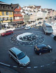 Gossauer Zentrum: Dörflicher Charakter, städtisches Verkehrsproblem. (Bild: Benjamin Manser (13. Februar 2015))