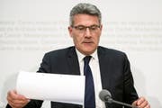 Pirmin Schwander kündete die Kesb-Initiative 2015 an. (Bild: PETER SCHNEIDER (KEYSTONE))