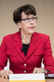 Susanne Ruoff bleibt Konzernleiterin der Post, muss aber auf vorerst auf ihre Boni für 2017 verzichten. (Bild: PETER SCHNEIDER (KEYSTONE))