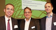 Kenner des Immobilienmarktes: von links Fredy Hasenmaile, Leiter Real Estate Economics der Credit Suisse AG, Christian Krauer, Marktleiter Wil/Frauenfeld der Credit Suisse (Schweiz) AG, und Marcel Mosimann, Präsident des Hauseigentümerverbands Wil und Umgebung. (Bild: Hans Suter)