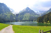 Da der Voralpsee besonderes Schwimmvergnügen bietet, möchte der Gemeinderat dort einen Steg und eine Plattform bauen. (Bild: PD)