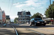 Da zu oft zu schnell durch Münchwilen gefahren wird, ist die erste Tempo-30-Zone auf einer Hauptstrasse im Thurgau in Planung. (Bild: Simon Dudle)