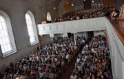 480 Mitglieder des Ausserrhoder Lehrerverbandes tagten gestern in der reformierten Kiche in Herisau. (Bilder: Mea Mc Ghee)