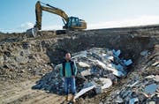 Geschäftsführer Christoph Heuberger sorgt dafür, dass die Baumaterialien in der Deponie nachhaltig entsorgt werden. (Bild: Maya Heizmann)