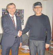 Regierungsrat Schläpfer bei Münsterlingen-Opfer Emmisberger. (Bild: pd)