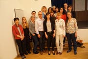 Grosse Zufriedenheit bei der Spitex nach einer harmonischen Versammlung: Der Vorstand der Spitex Sevelen zusammen mit dem Mitarbeiterinnen-Team. (Bild: PD)