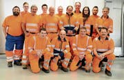 Die orange Truppe des Buchser Werkhofs stand am Tag der offenen Tür für die Bevölkerung bereit. (Bild: Hansruedi Rohrer)